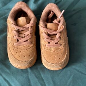 Nike Air Force 1 LV8 3 Shoes in Wheat/Gum Light Brown - Size 5C
